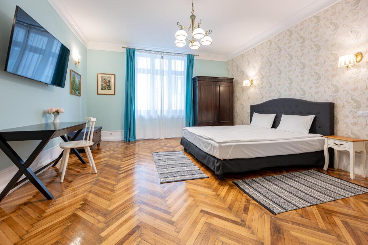 Old City Apartment Орадя Екстер'єр фото