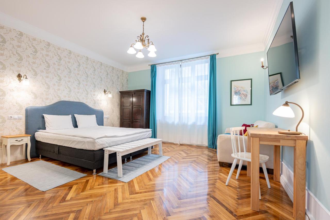 Old City Apartment Орадя Екстер'єр фото